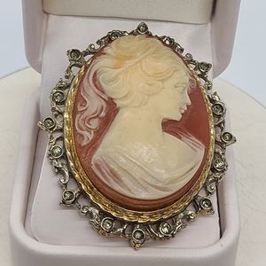 Vintage Signed ART cameo brooch